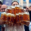 Un Allemand porte 30 chopes de bière et pulvérise un record
