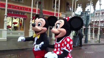 Y en Desayuno amigos en en Posada reunión parque el Cuidadores Minnie Disneyland plaza