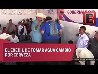 "Layin" baila el "Pasito Perrón" con mujeres en campaña