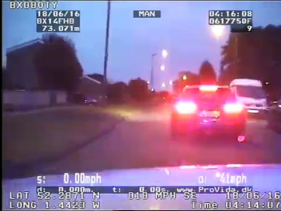 Des braqueurs réussissent à échapper à la police avec une Audi RS6 ayant 2 pneus crevés