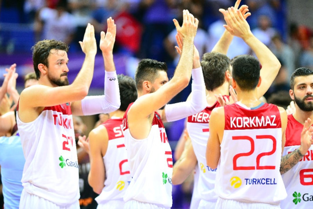Milliler Son 16'yı Garantiledi