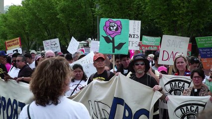 Trump rescinde programa DACA que protegía a 800.000 inmigrantes