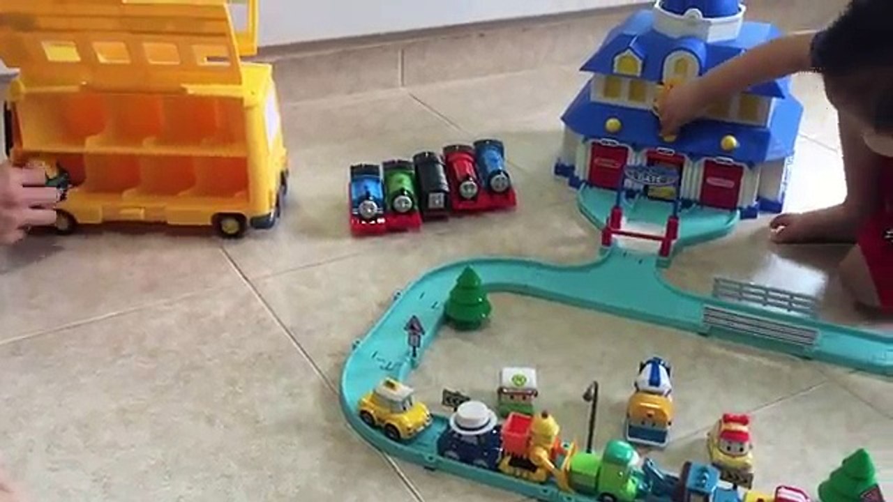 RobocarPoli 로보카폴리 ロボカーポリー Thomas the Train Engine Motorized Train BamzeeRToys