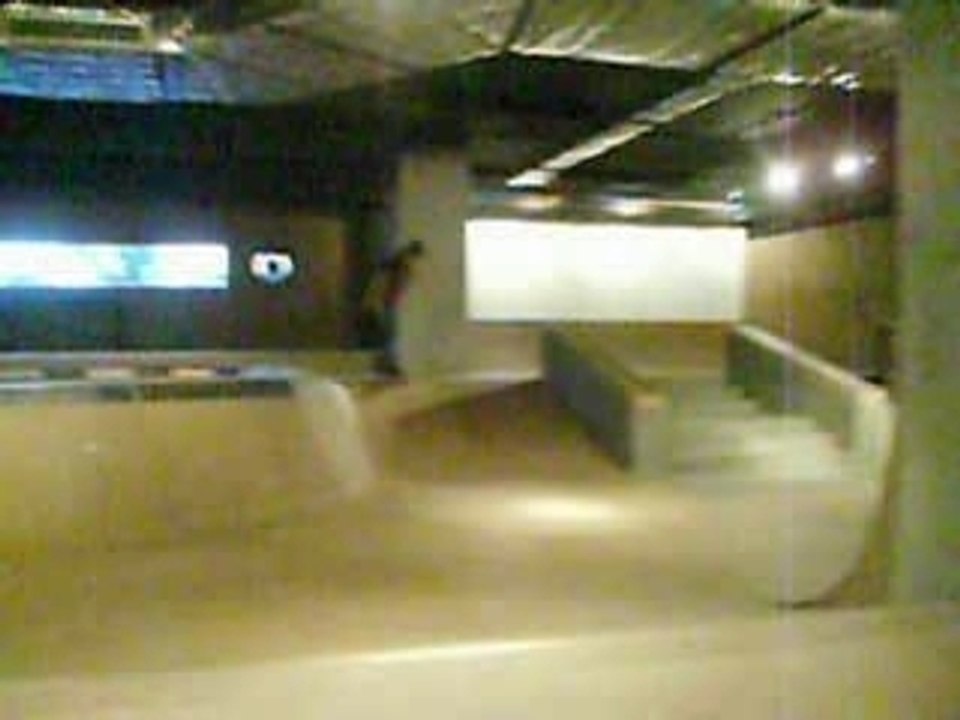 Heelflip skate