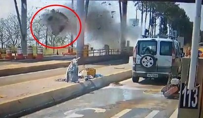 Gişe seçiminde kararsız kaldı, otomobiliyle böyle uçtu