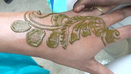 How To Make Arabic Henna Peacock Mehndi Design:Beautiful Mehendi:2014