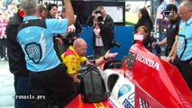 Alonso gets into the car IndyCar (ホンダ Indy 500)