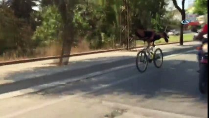 Trafikte Kendini 'Superman' Sandı