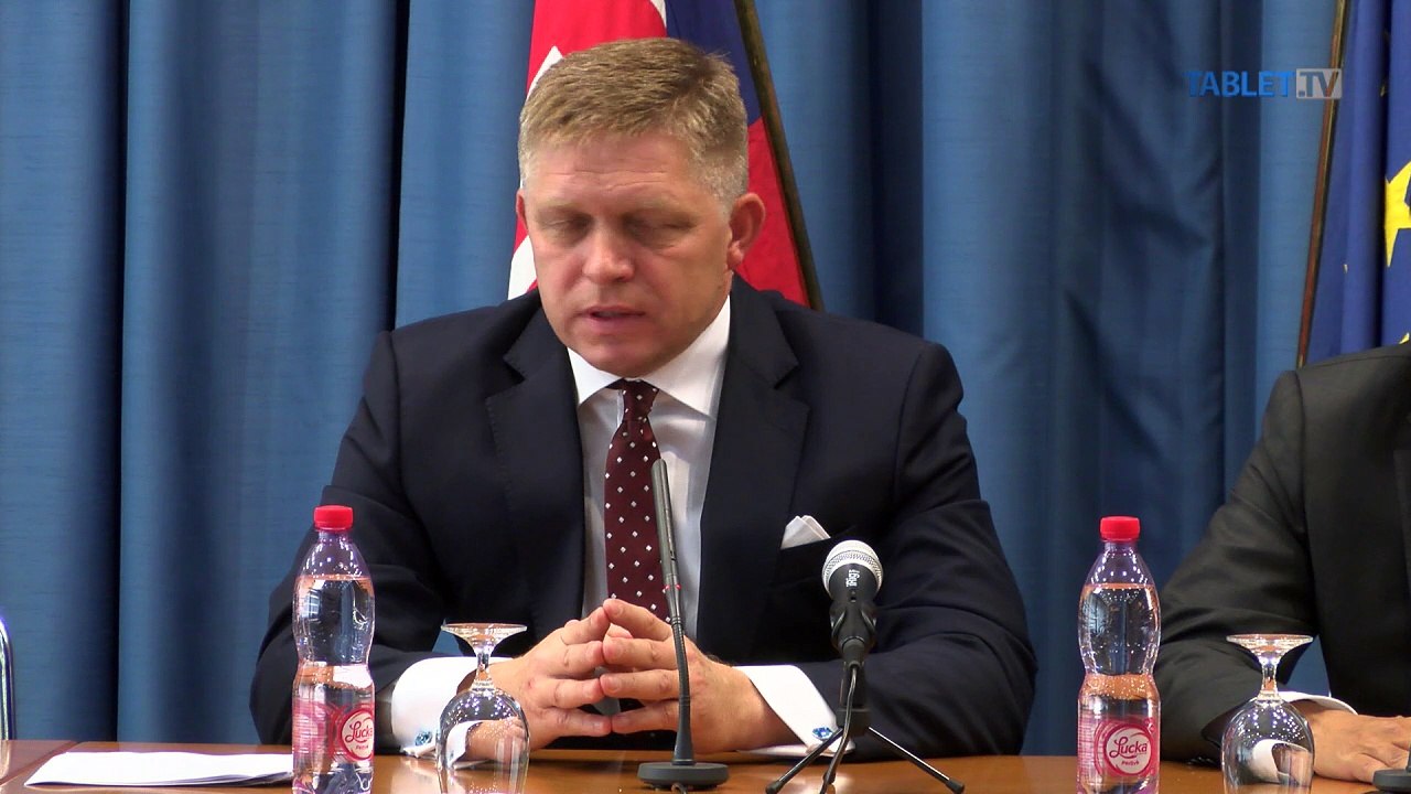 ZÁZNAM: R. FICO: Postoj vlády k otázke migrantov a kvót sa nemení