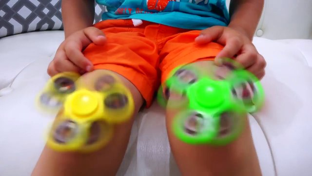 Bad baby giant fidget spinner split and crushes Mommy in half! Family fun toys for kids!