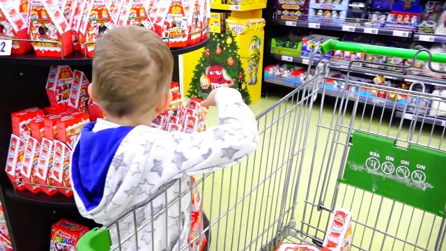 Bad Baby Вредные Детки Уехали за Конфетами Kids Driving Parents Car (Part 2) Giant Candy Chupa Chups