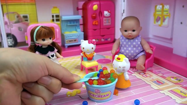 Baby doll and Hello Kitty kettle house toys play