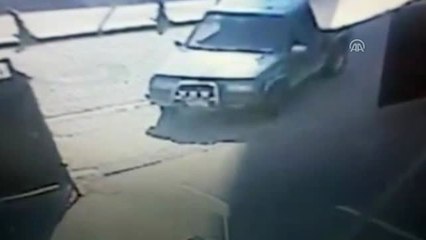 Okul Bahçesindeki Silahlı Kavga Güvenlik Kamerasında