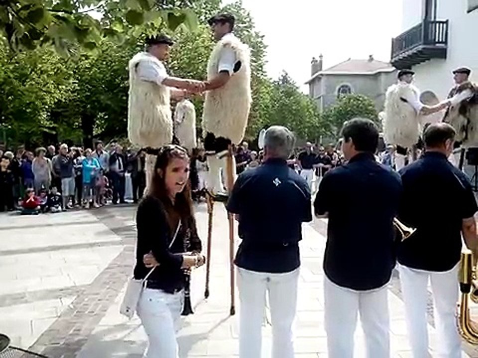 OS PASTORES DE PERNA DE PAU DE LANDES - Como dançavam com pernas de pau