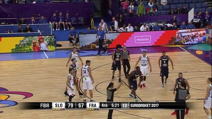 Evan Fournier pète un câble et se fait expulser