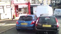Mondeo's attempt to overtake are blocked by other cars