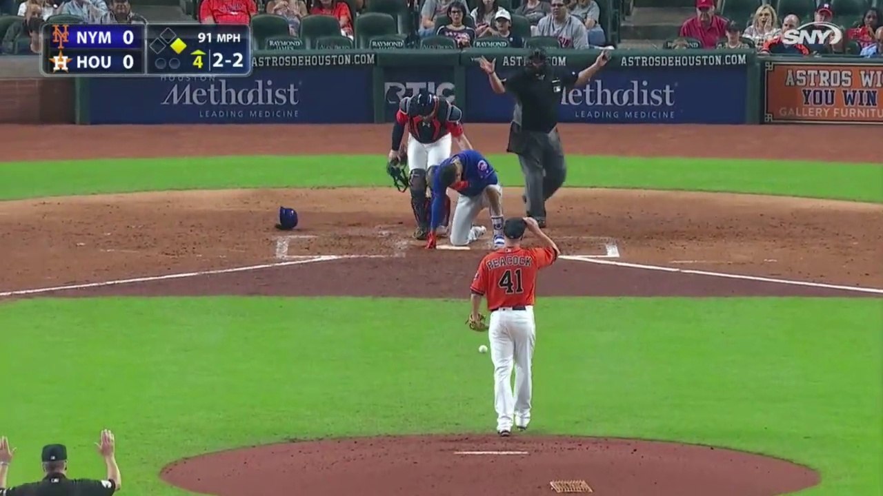 Il se prend la balle de baseball en pleine tête : Fracture du nez