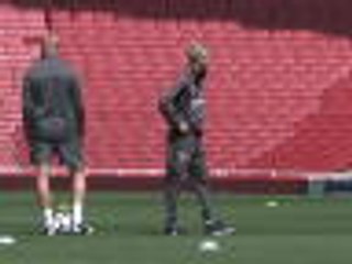 Descargar video: Pressure on Wenger will affect Arsenal players - Toure