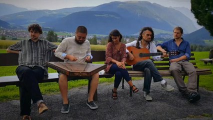 Light in Babylon, das ruas de Istambul para o mundo