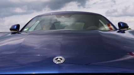 Mercedes-AMG GT Design in Brilliant blue metallic