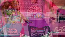 Assemblée maison de poupées poupées dans vie jouer magasins le le le le la jouet jouets déballage Barbie dreamhouse malibu