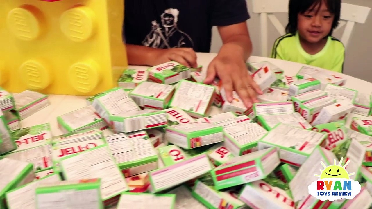 DIY GIANT GUMMY LEGO CANDY! How To Make Jello Gummies for Kids-QovKXCWfXpY