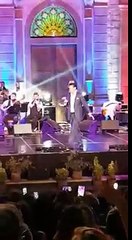 راغب علامة يسقط على مسرح بكاسين 2017