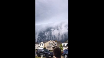 Des nuages terrifiant recouvrent cette ville américaine... Fin du monde
