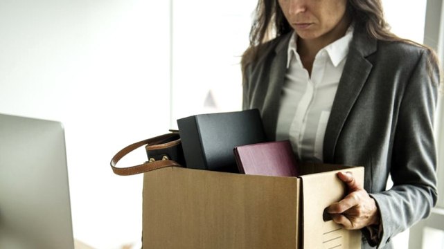 Haksız Yere İşten Çıkarılan, İşe İade Edilebilir ya da Tazminat Alabilir