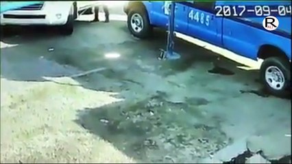 شاهد... تهريب مدير عام الشركة العامة للتجهيزات الزراعية المتهم بقضايا فساد  من مركز الشرط