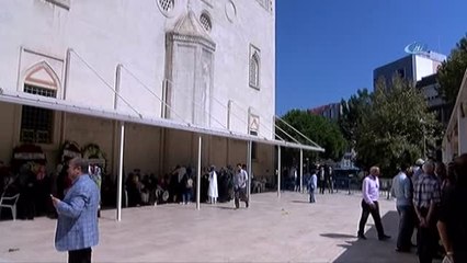 THY Genel Müdürü Bilal Ekşi'nin Babası Son Yolculuğuna Uğurlanıyor