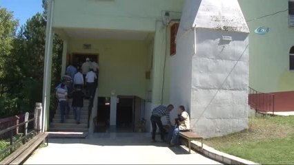 Gırtlak Kanserinden Ölen Genç Anneye Hüzünlü Veda