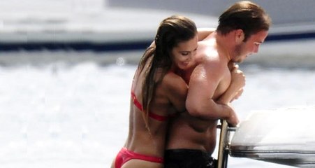 Dünyaca Ünlü Futbol Yıldızı Mario Götze, Kız Arkadaşıyla Denizde Aşka Geldi