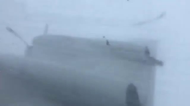 Un chasseur d'ouragans filme son avion pris dans le déluge d'Irma