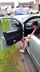 Une femme ivre essaye de rentrer à la maison ! Fail