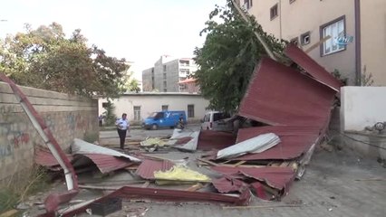 Iğdır'da Şiddetli Rüzgar Çatıları Uçurdu