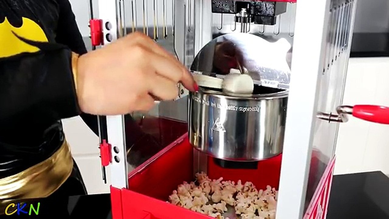 Increíble y en Murciélago Ordenanza divertido yo poco fabricación palomitas de maiz superhéroe tiempo con Chocolate mumma