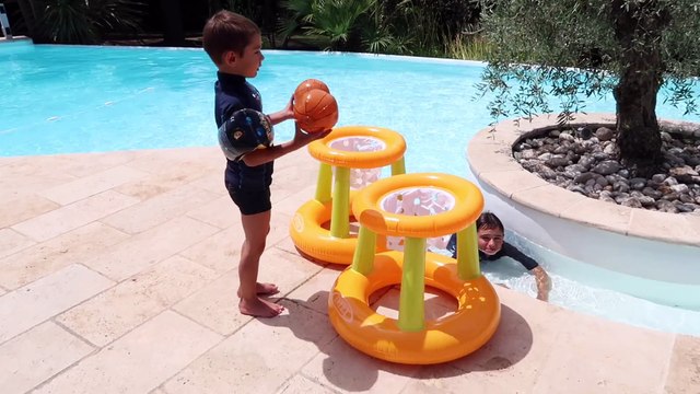 CHALLENGE JEUX OLYMPIQUES DANS LA PISCINE - Volley-ball, Basket-ball, Tirs de Nerf...