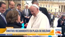 Hechas por exhabitantes de calle: alcalde de Bogotá, Colombia entregó las llaves de la ciudad al papa