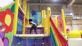 [With Kids]Inflatable Indoor Playground for Kids Bounce Giant Slides Family Fun Toys Play