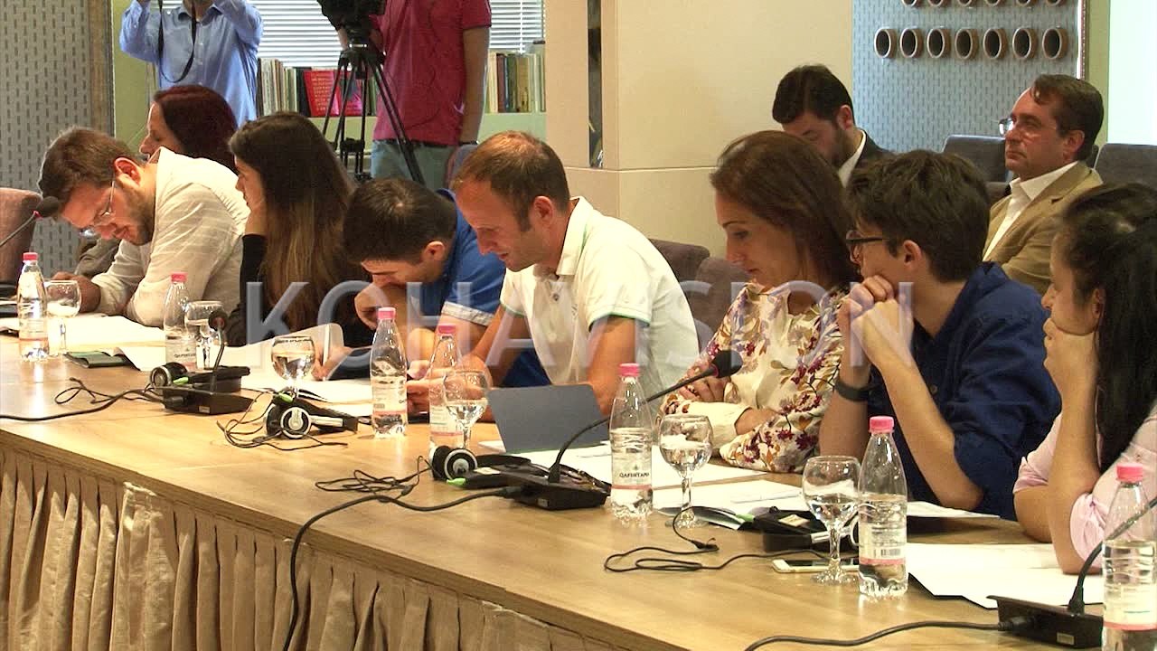 Ligjet për të drejtat e njeriut në Kosovë bien ndesh me njëra-tjetrën