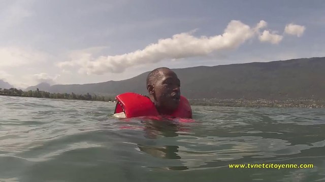 Emmaüs et les collectifs de soutien aux migrants appellent au respect de l'article 13 de la DdDH