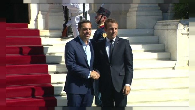 Macron en Atenas: El papel del FMI no es intervenir en asuntos europeos