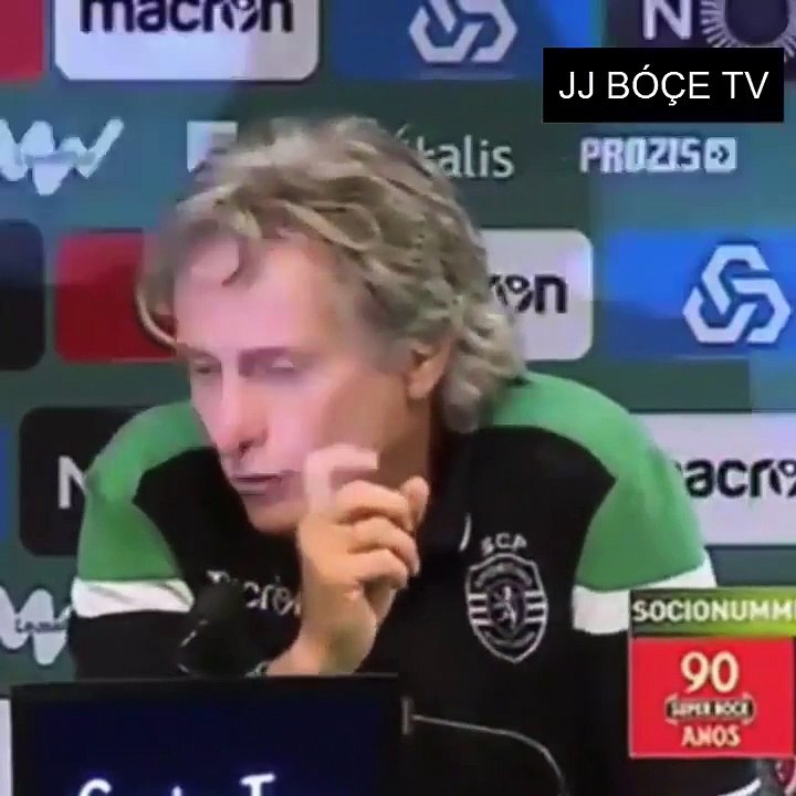 Jorge Jesus espalha o seu charme a jornalista da CMTV durante uma conferência de imprensa