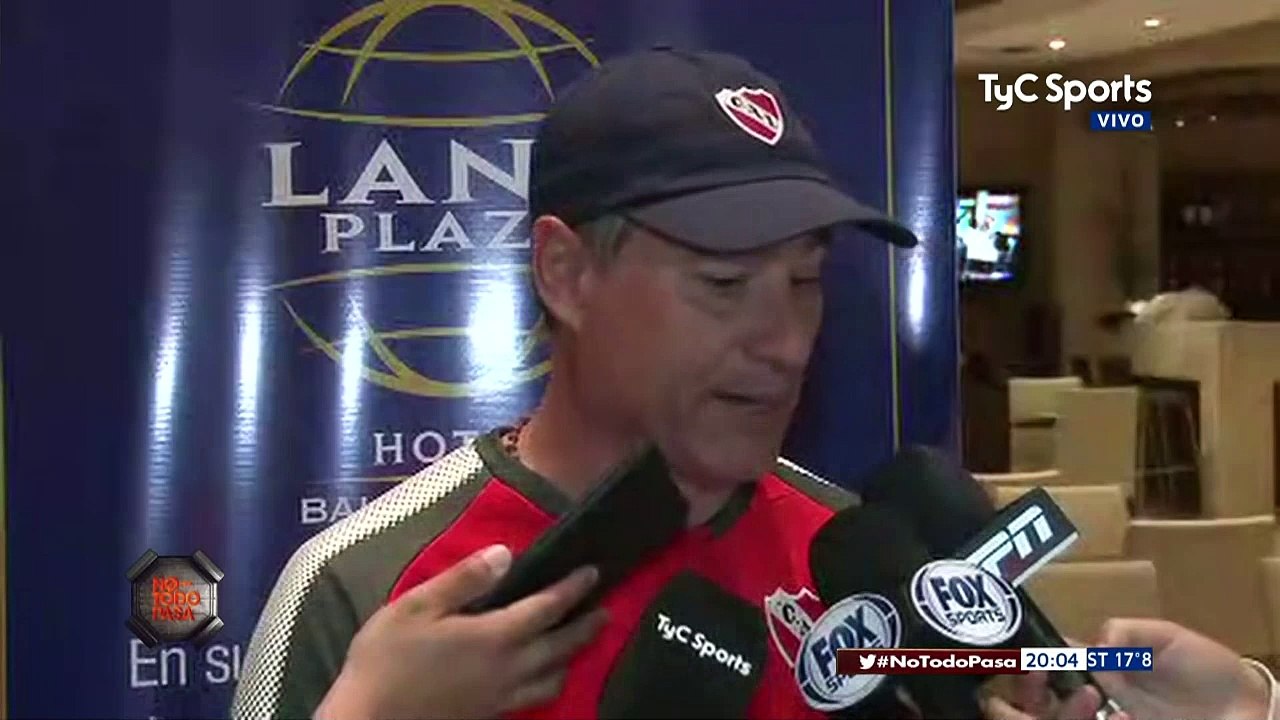 Holan: "Bustos me tiene que enseñar lo que aprendió en la Selección Argentina"