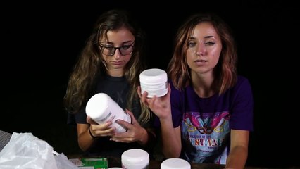 DO NOT LET YOUR FRIENDS COLOR YOUR HAIR AT 3AM!!! (GIANT BUGS)