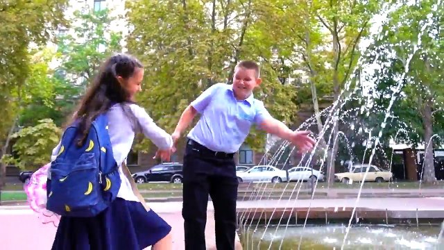 Рома ПРИГЛАСИЛ Дашу на СВИДАНИЕ! Друг РОМЫ УКРАЛ ДЕНЬГИ Любовь Super Girl KIDS CHILDREN