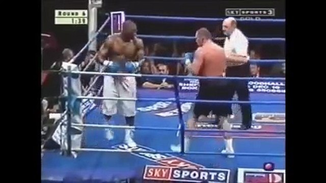 Boxer Dislocates Shoulder During Fight What Happens Next Will Shock You
