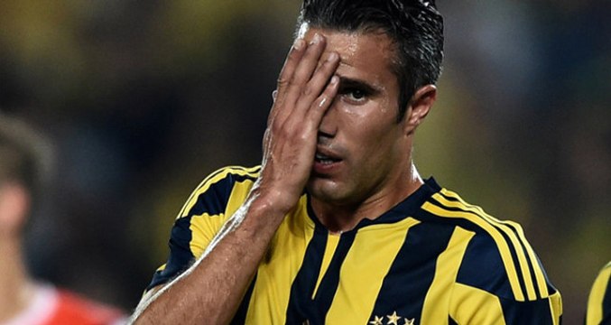 Fenerbahçe, Bugün Transfer Yaparsa Robin van Persie'yi Kadro Dışı Bırakacak