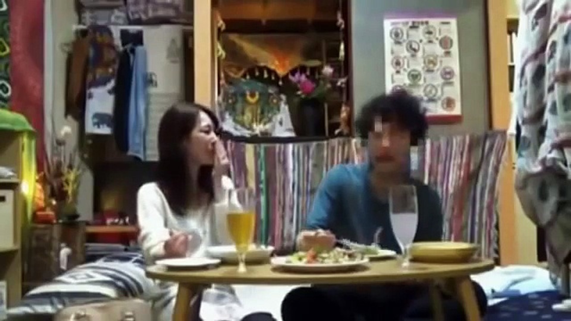 部屋でワインを飲んでたら 友達だと思っていたのにキスされ Anna Legaspi Laura J Dotson Video Dailymotion